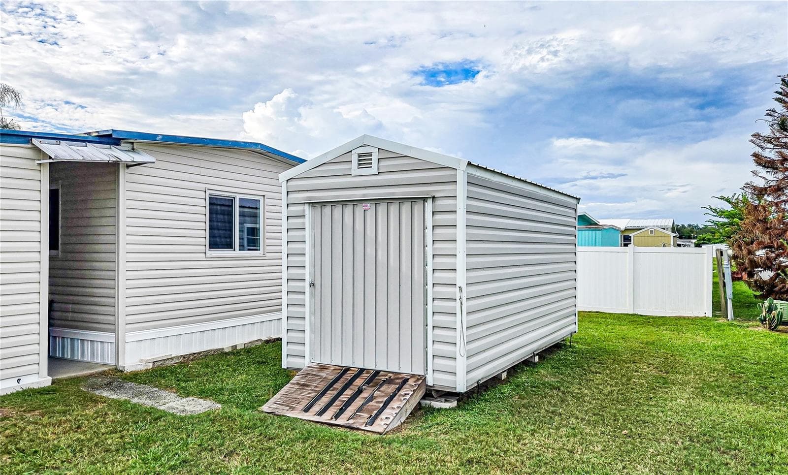 Manufactured Home at 5402 MOHAWK ST, ZEPHYRHILLS, photo 26 of 41