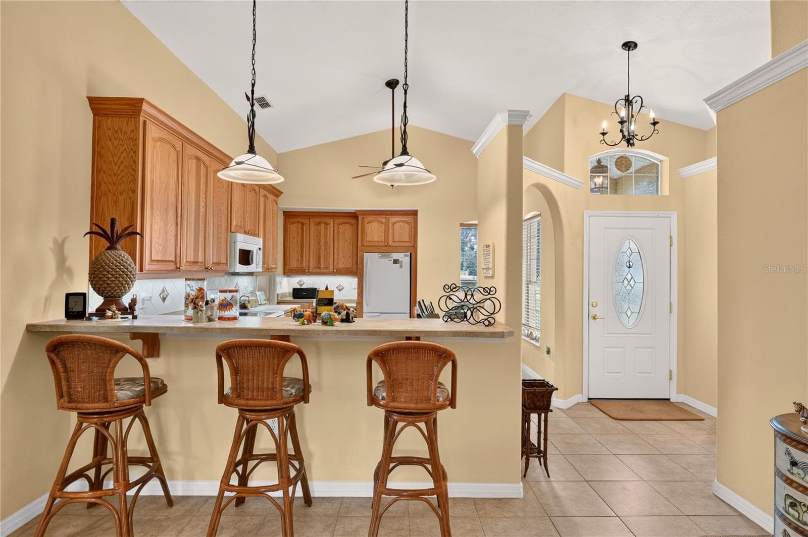 Single Family Residence at 90 GOLFVIEW CIR, UMATILLA, photo 6 of 62