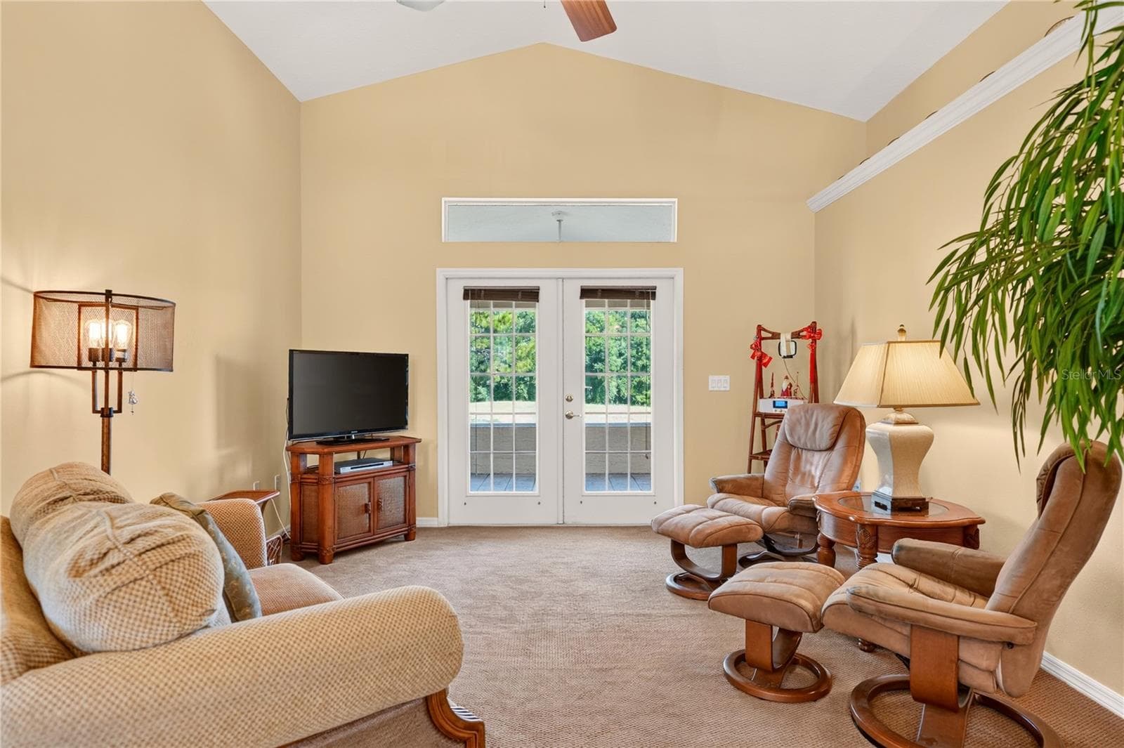 Single Family Residence at 90 GOLFVIEW CIR, UMATILLA, photo 18 of 62