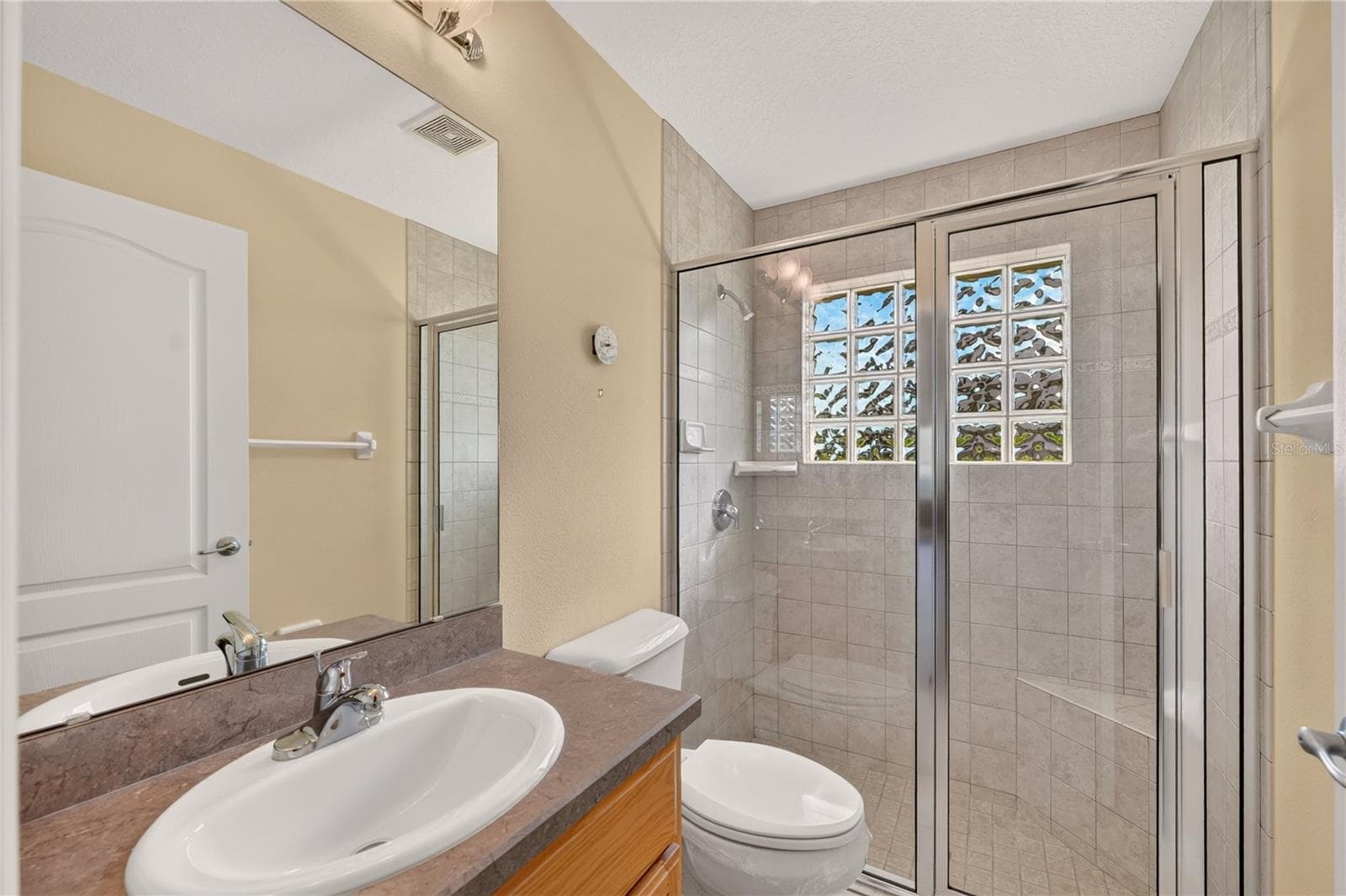 Secondary bathroom - 90 GOLFVIEW CIR, UMATILLA