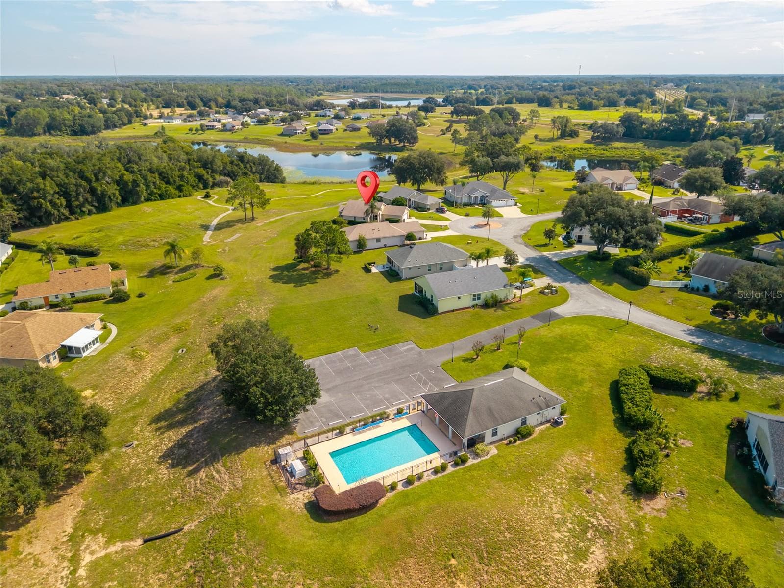 Close proximity to clubhouse & pool - 90 GOLFVIEW CIR, UMATILLA