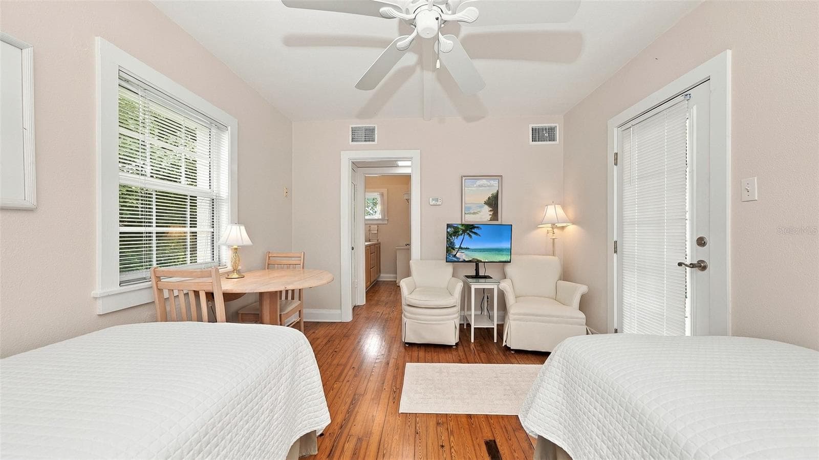 Single Family Residence at 640 GRANADA AVE, VENICE, photo 44 of 61