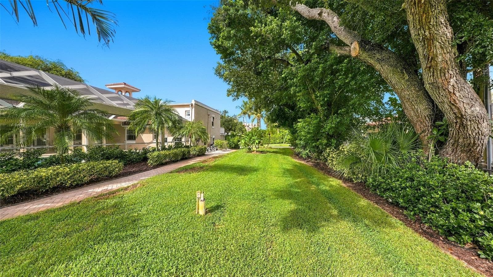 Single Family Residence at 640 GRANADA AVE, VENICE, photo 54 of 61