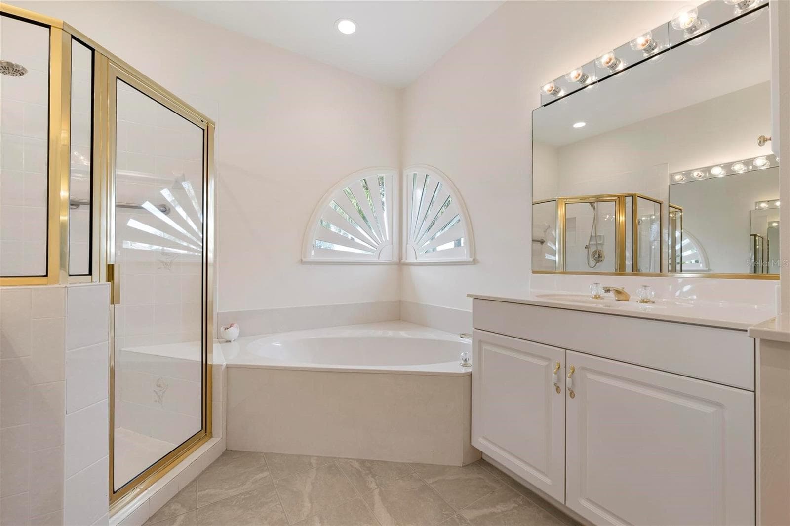 Primary Bathroom - 613 KHYBER LN, VENICE