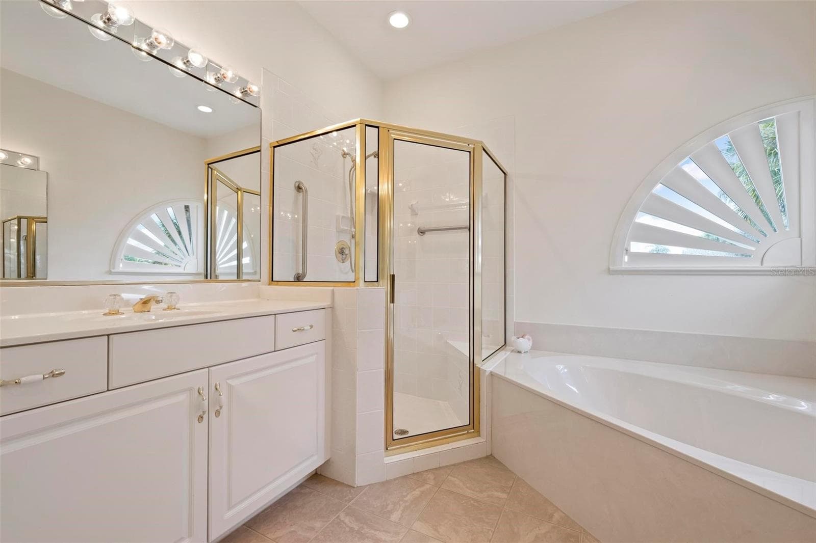 Primary Bathroom - 613 KHYBER LN, VENICE