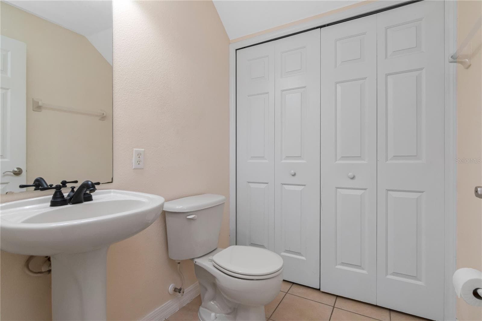 Townhouse at 233 PENMARK STONE PL, VALRICO, photo 16 of 47