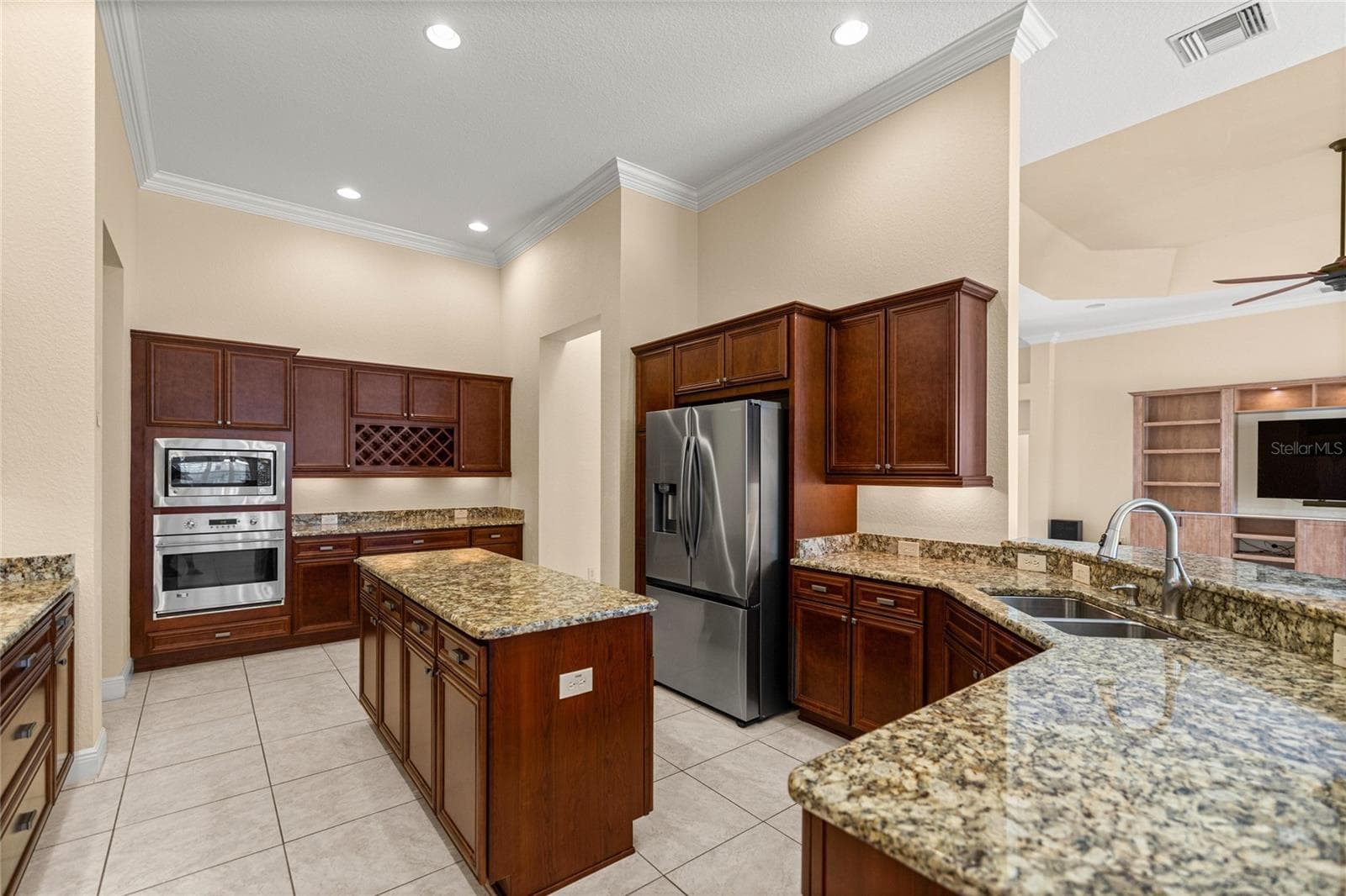 A GOURMET KITCHEN. - 1126 MIONA SHORES DR, THE VILLAGES