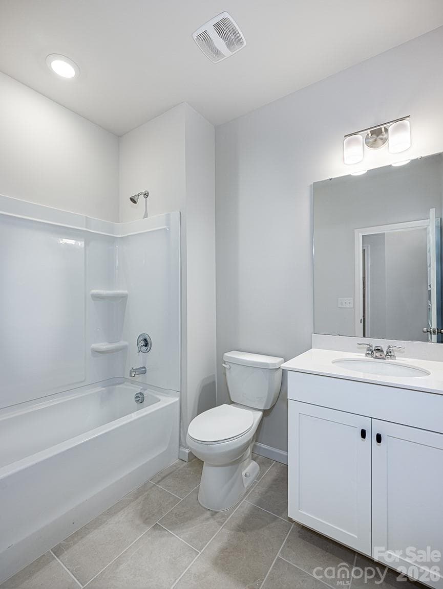 Guest bath - 2535 Ruby Dixon Crossing Drive, Gastonia