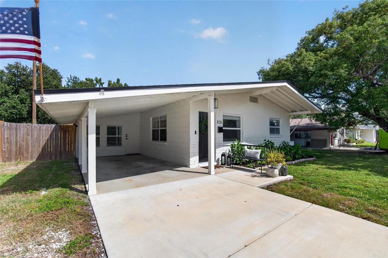 Single Family Residence at 835 54TH AVE N, ST PETERSBURG, photo 4 of 34