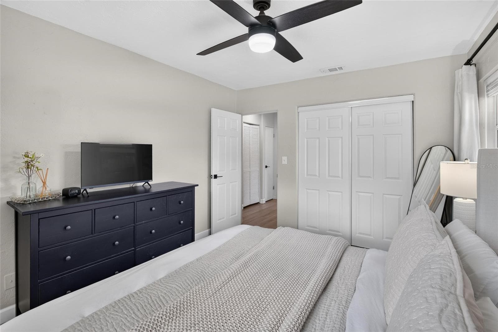 Single Family Residence at 835 54TH AVE N, ST PETERSBURG, photo 20 of 34