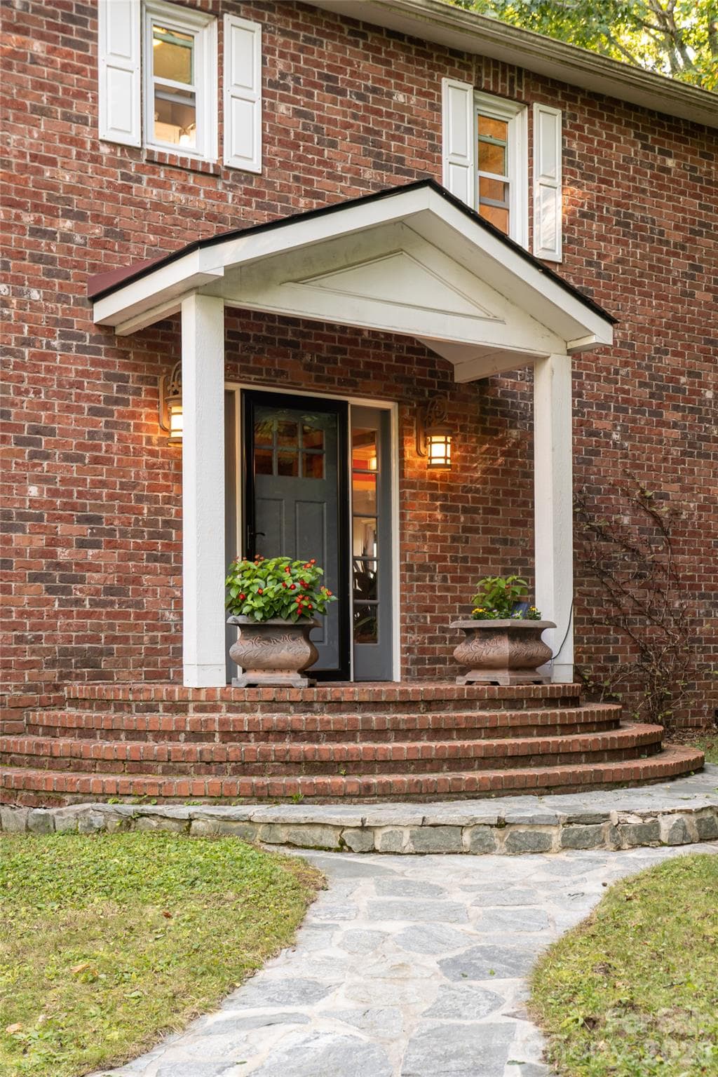 Front approach - 126 Wildflower Cove Drive, Swannanoa