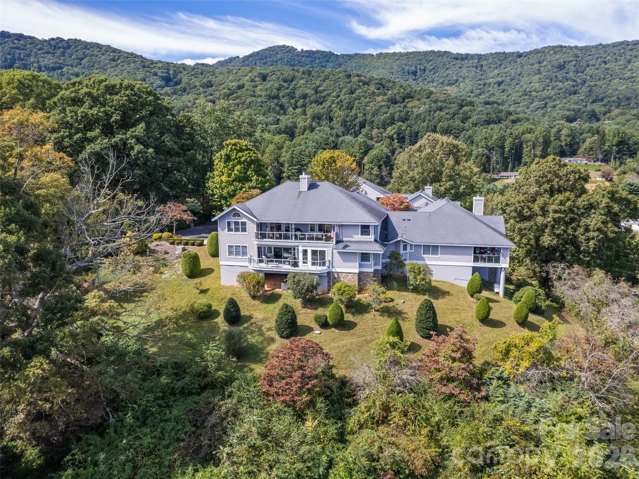 360 Skylark Lane