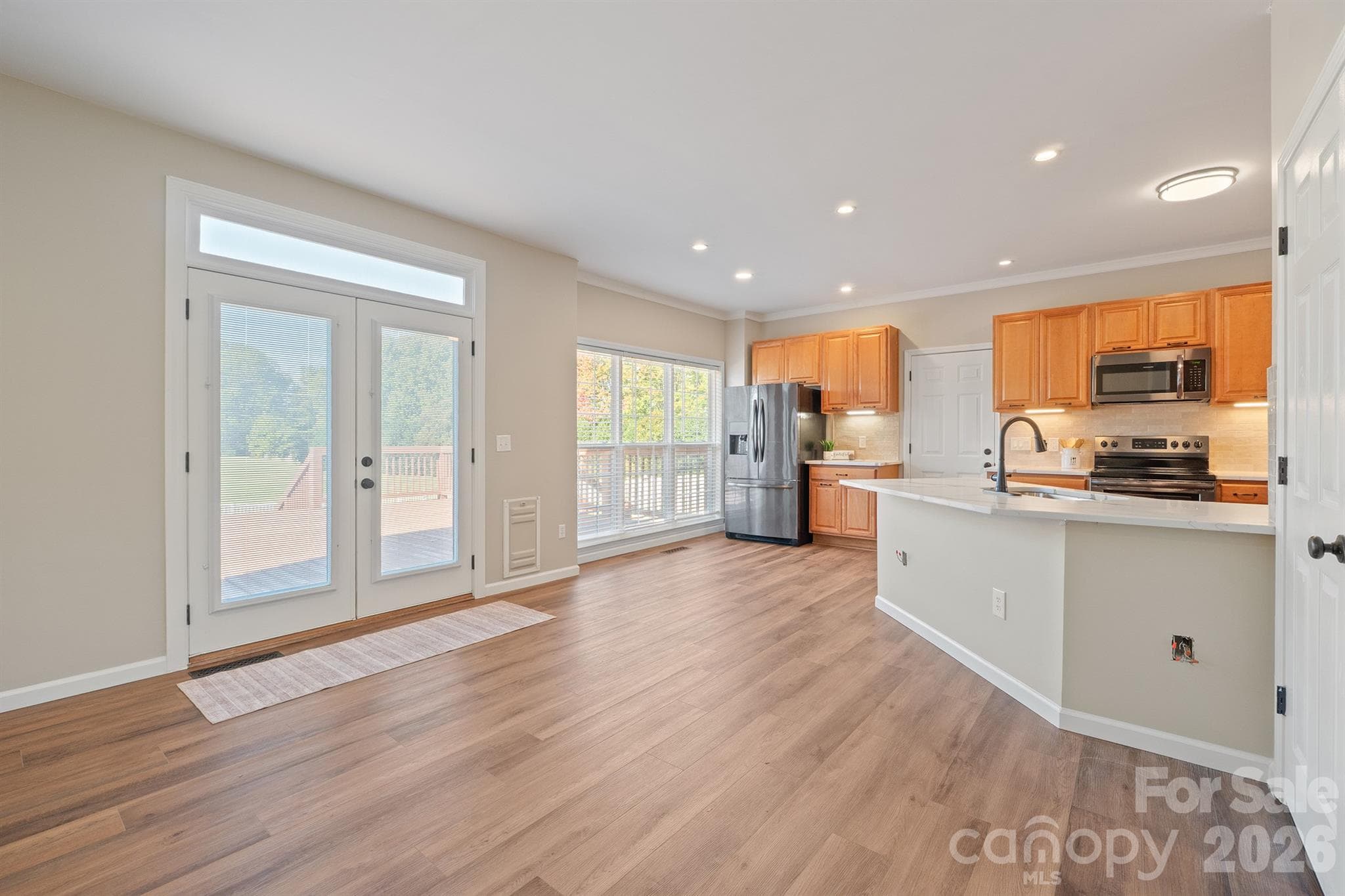 Spacious living space - 110 Fox Den Circle, Statesville