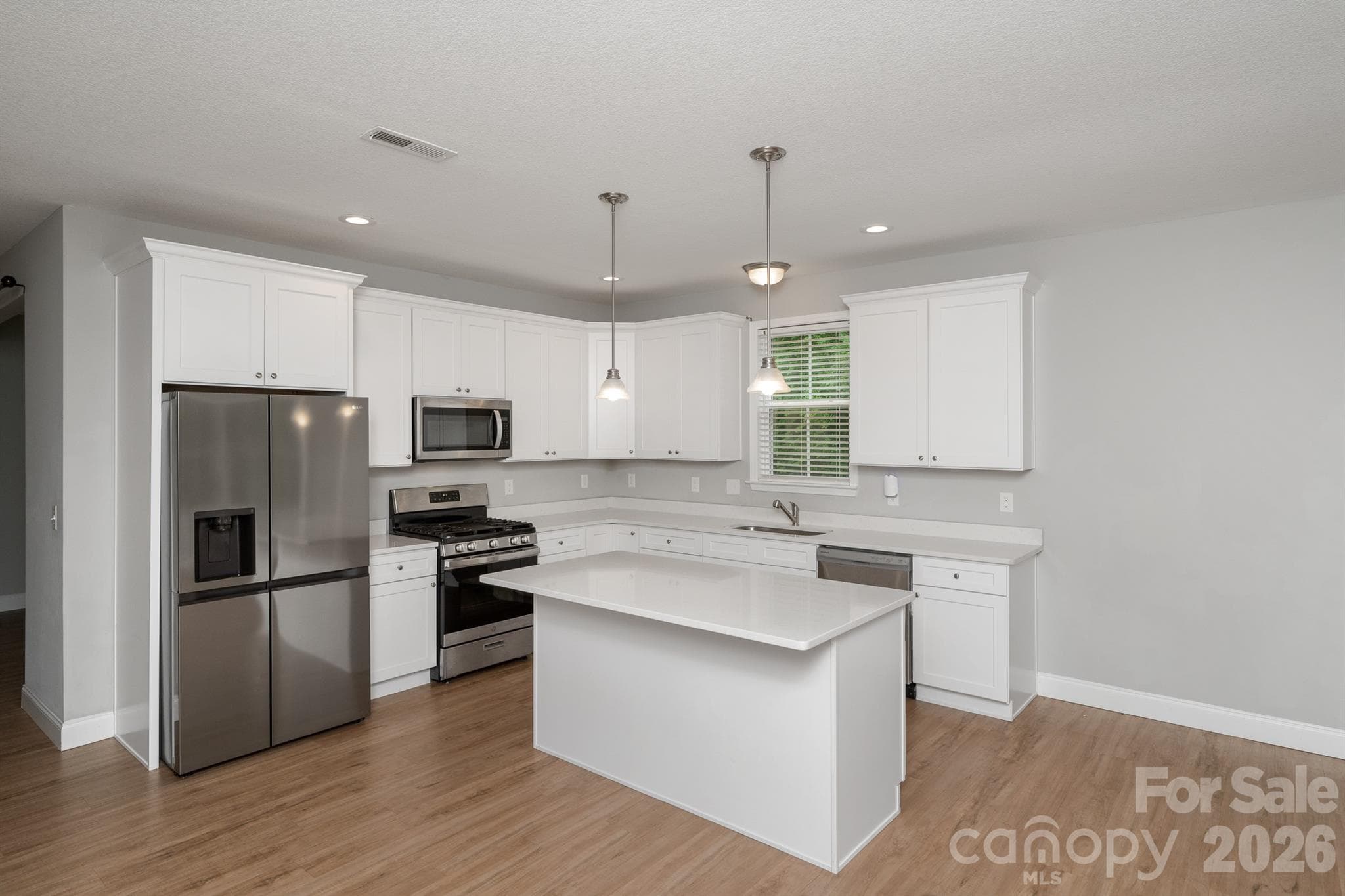 Single Family Residence at 100 Holly Drive, Duncan, photo 3 of 41