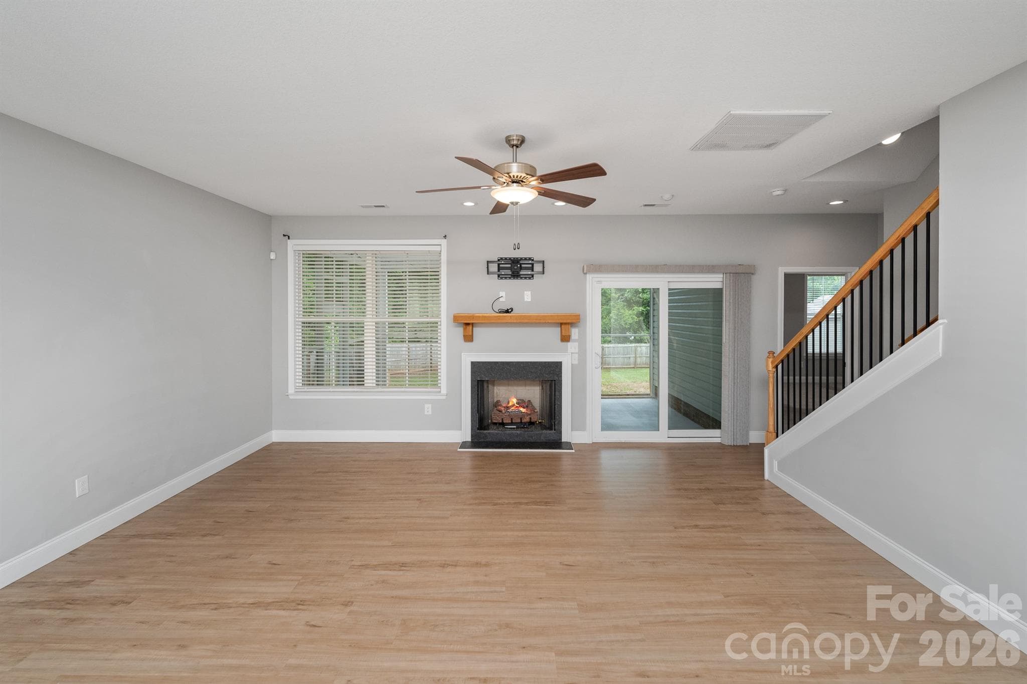 Single Family Residence at 100 Holly Drive, Duncan, photo 5 of 41