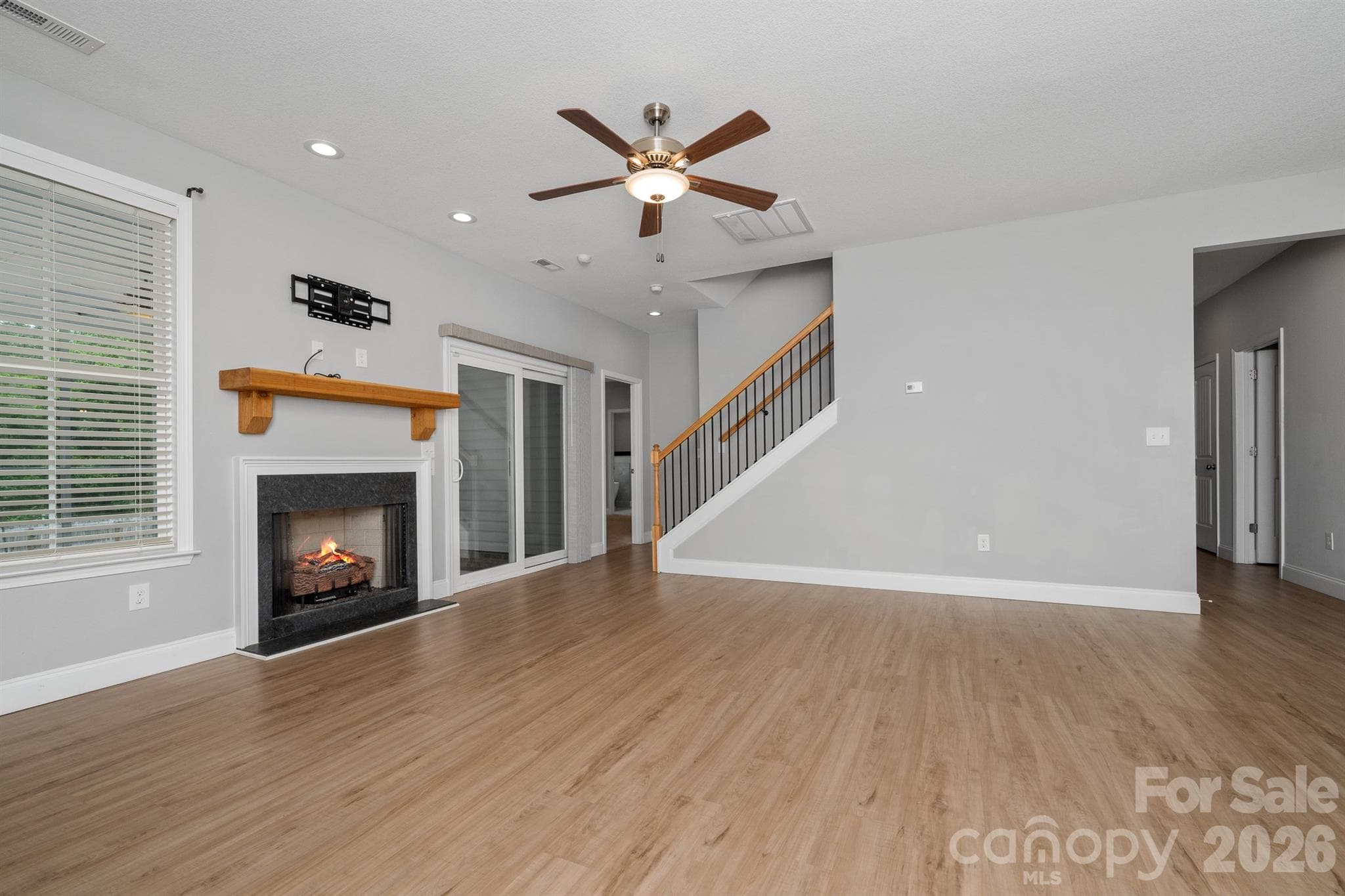Single Family Residence at 100 Holly Drive, Duncan, photo 6 of 41