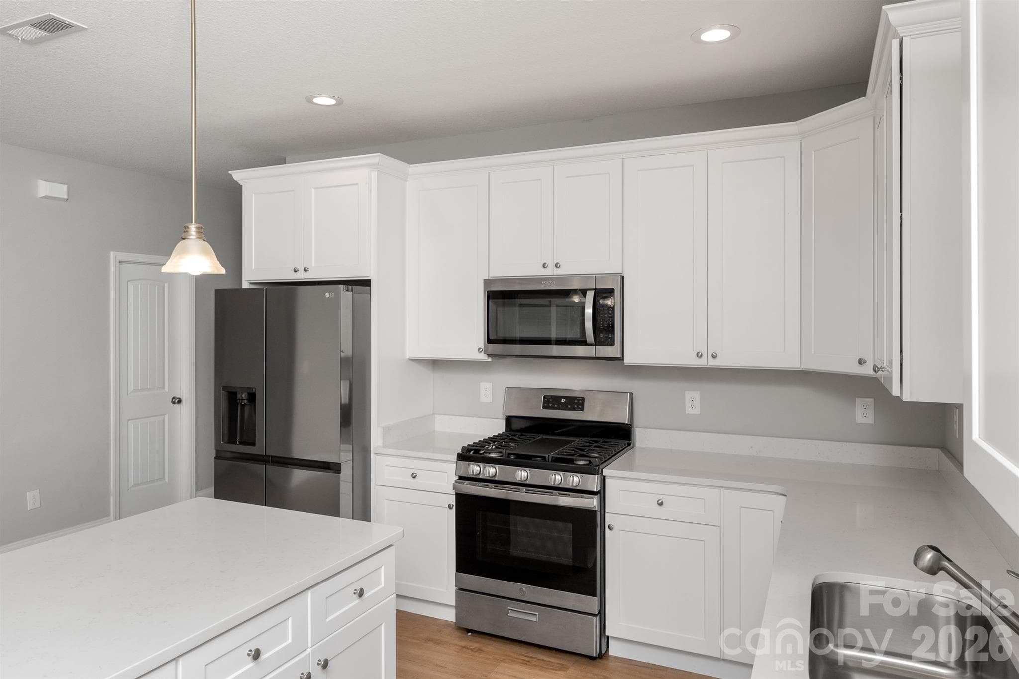 Single Family Residence at 100 Holly Drive, Duncan, photo 10 of 41
