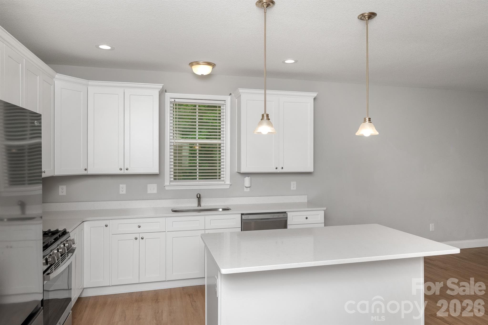 Single Family Residence at 100 Holly Drive, Duncan, photo 11 of 41