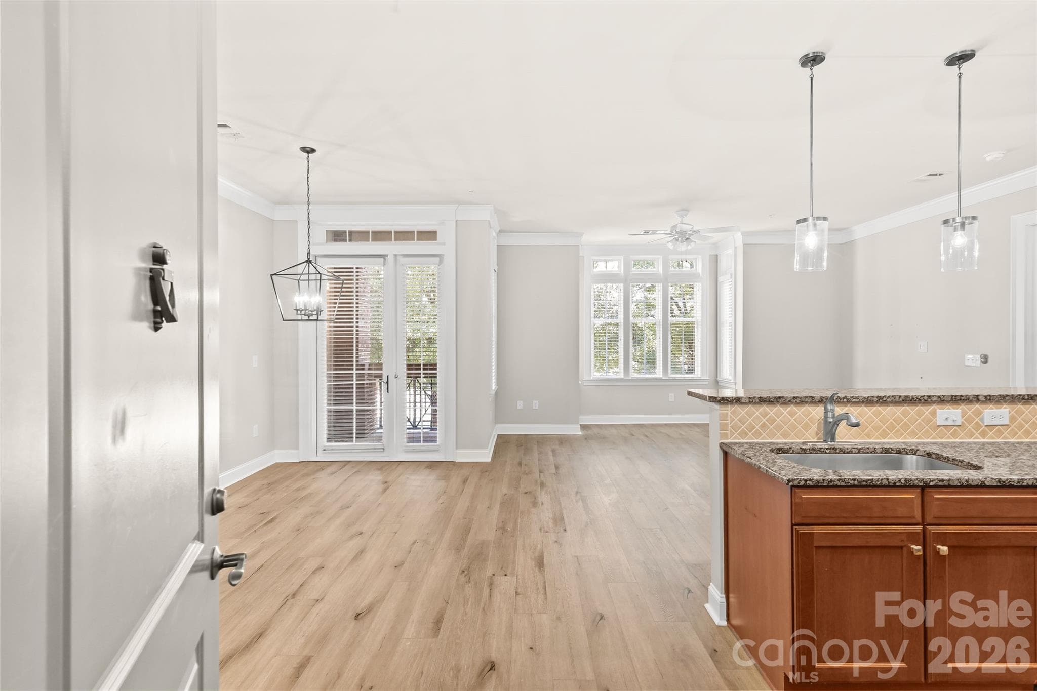 Condominium at 2810 Selwyn Avenue, Charlotte, photo 4 of 48