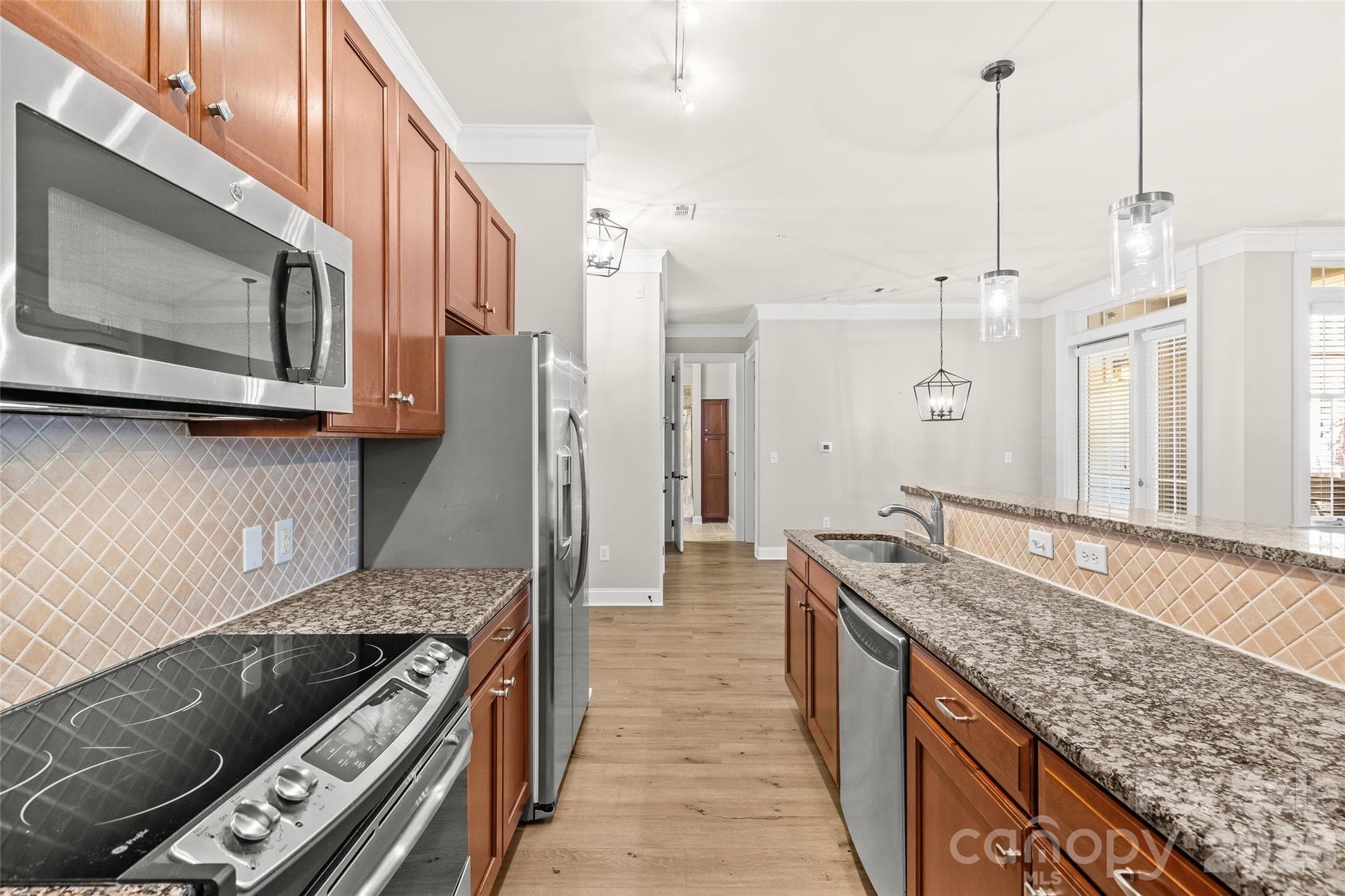 Condominium at 2810 Selwyn Avenue, Charlotte, photo 11 of 48