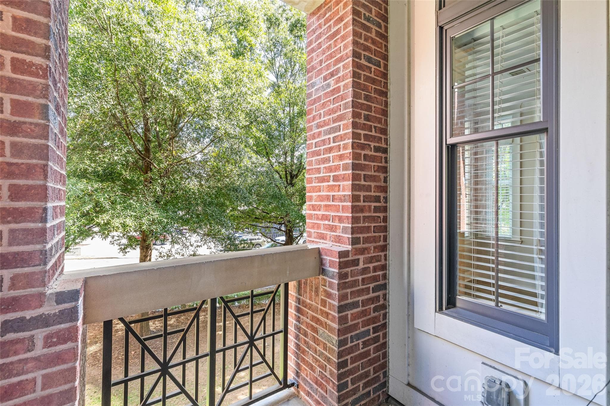 Condominium at 2810 Selwyn Avenue, Charlotte, photo 17 of 48