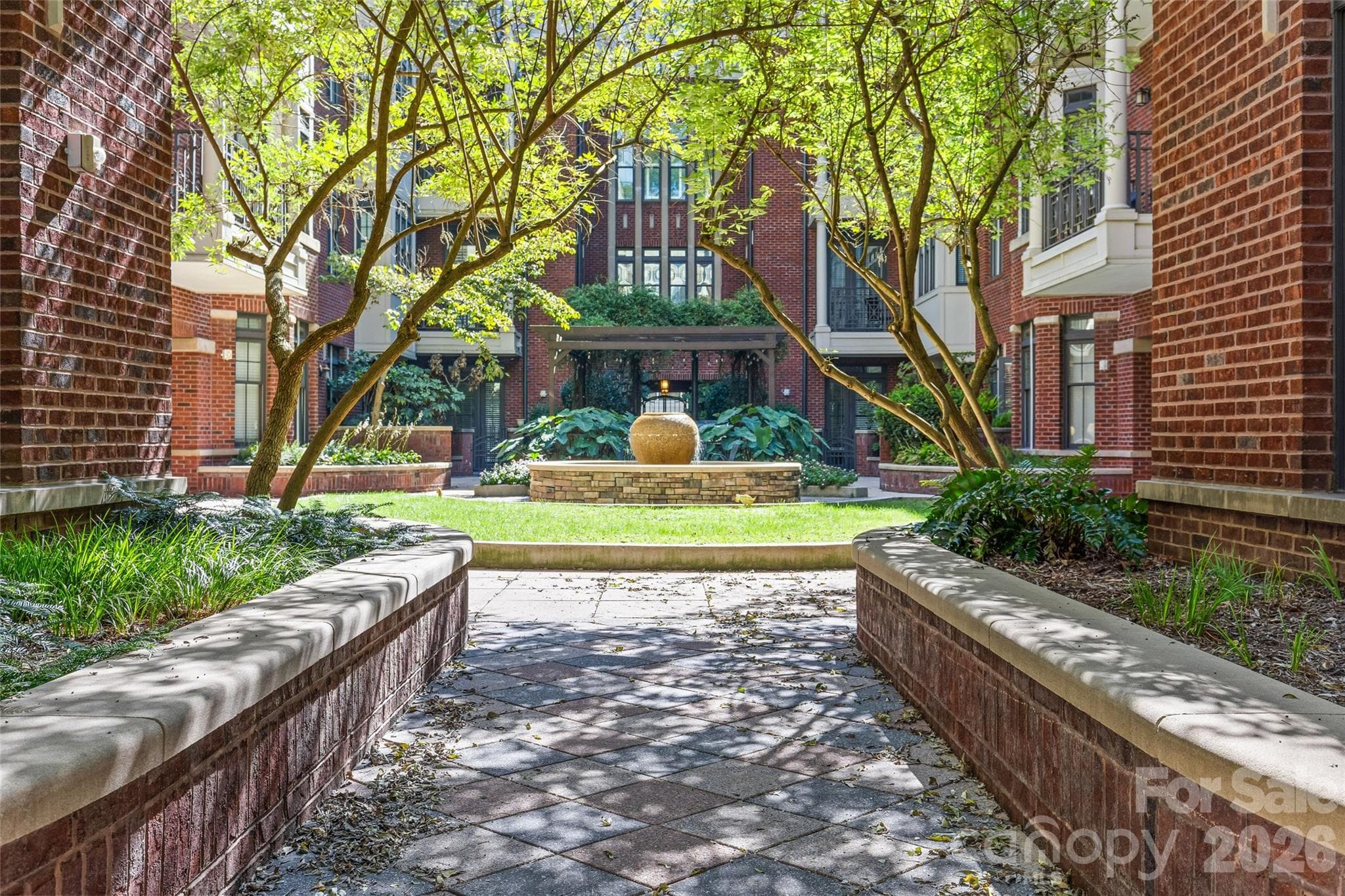 Condominium at 2810 Selwyn Avenue, Charlotte, photo 32 of 48