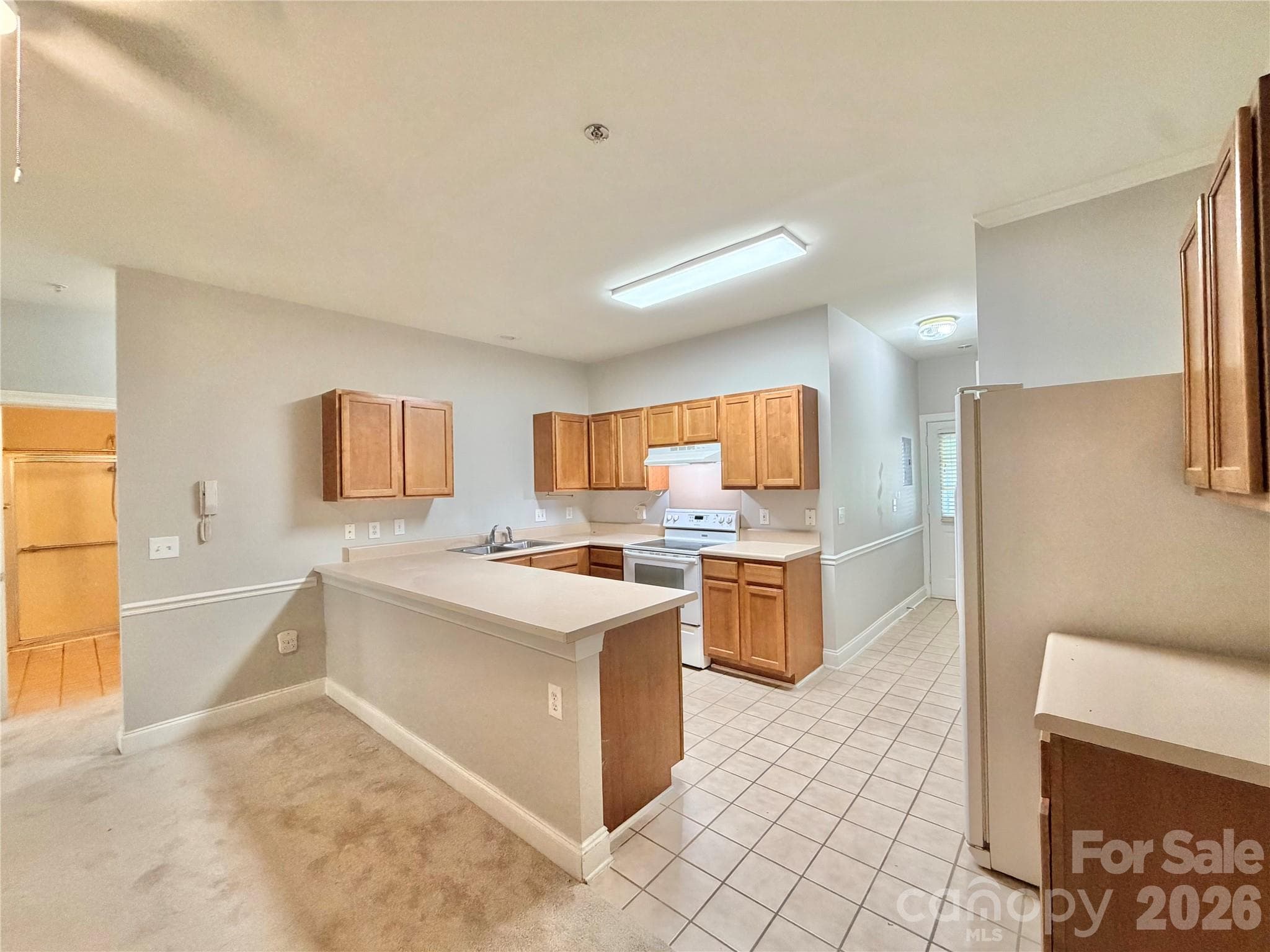 Condominium at 21230 Hickory Street, Cornelius, photo 7 of 22