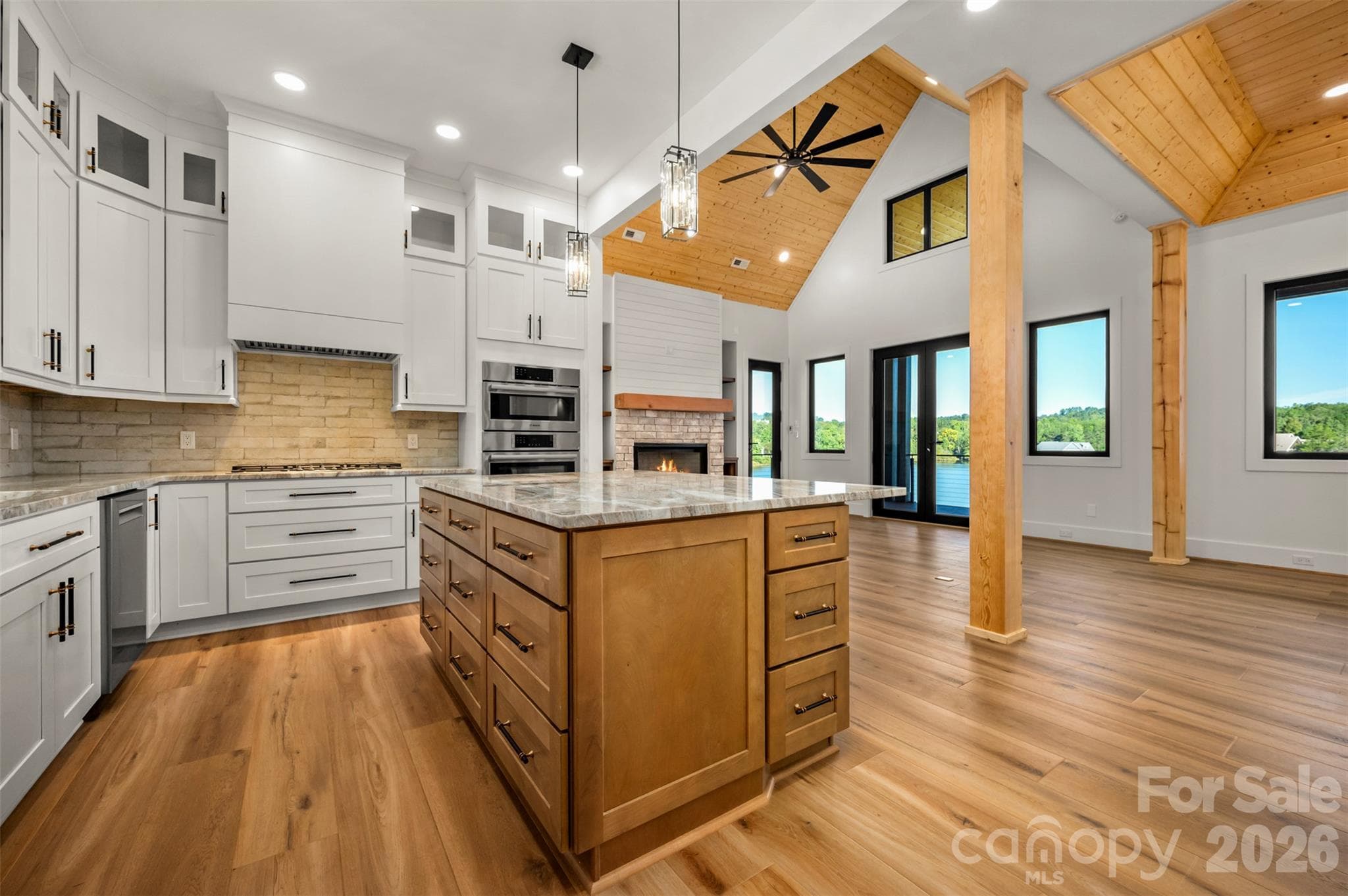 Single Family Residence at 438 Mapleton Lane, Columbus, photo 16 of 47