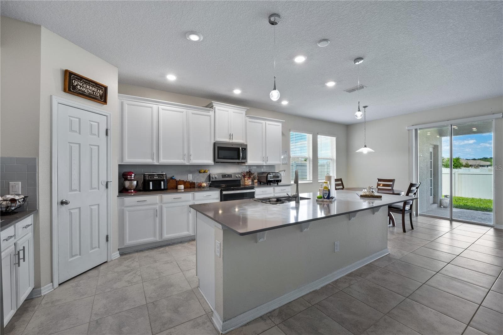 Single Family Residence at 5414 MANCHESTER DR, ST CLOUD, photo 11 of 50