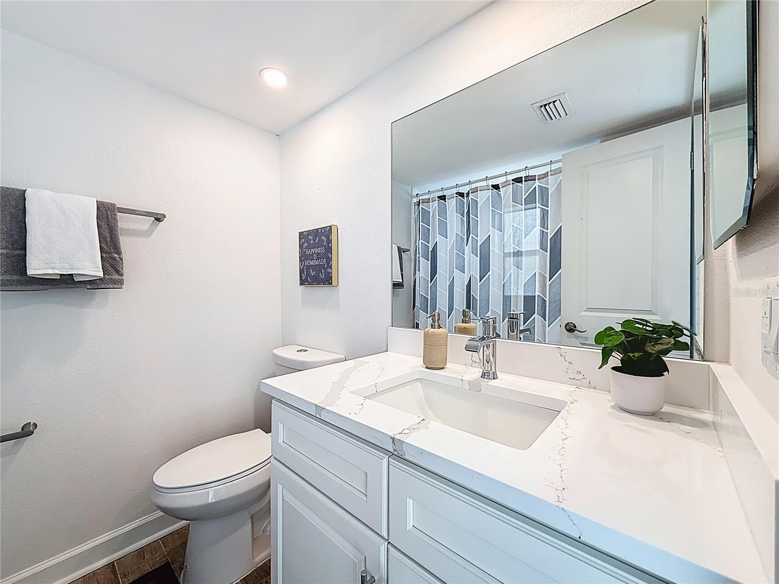 Condominium at 4550 COVE CIR #106, ST PETERSBURG, photo 23 of 34