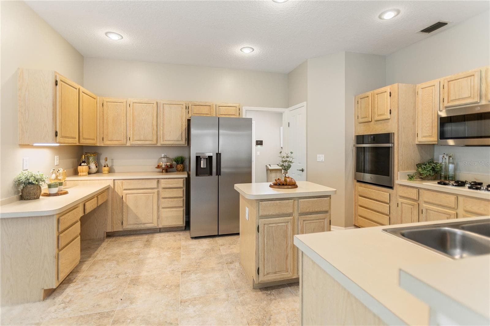 Single Family Residence at 28402 OPENFIELD LOOP, WESLEY CHAPEL, photo 16 of 55