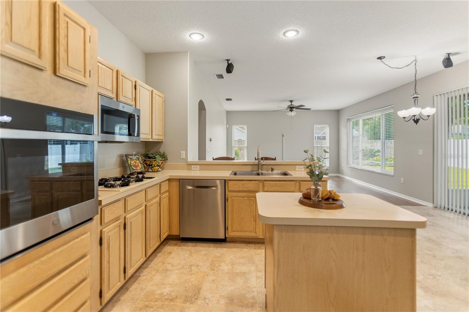 Single Family Residence at 28402 OPENFIELD LOOP, WESLEY CHAPEL, photo 18 of 55