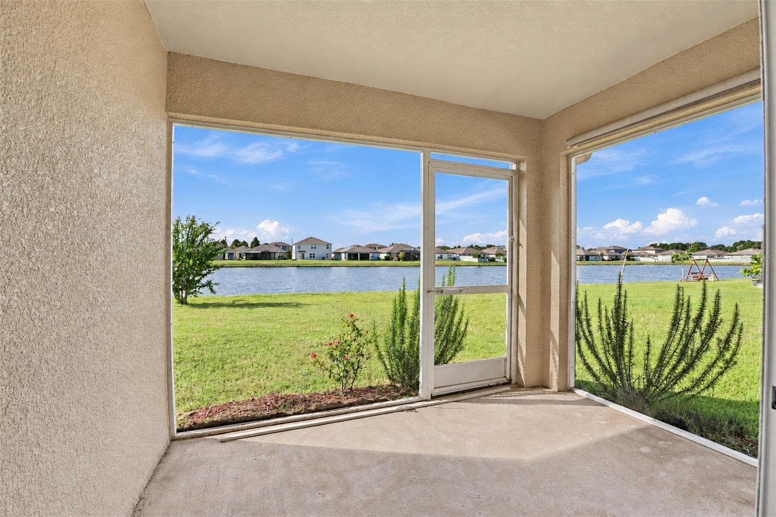 Screened Lanai and Pond View - 1011 Tidal Rock Ave - 1011 TIDAL ROCK AVE, RUSKIN