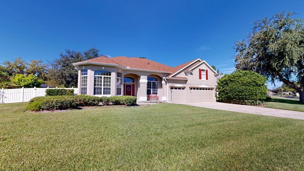 Single Family Residence at 13211 LAKESHORE GROVE DRIVE, WINTER GARDEN, photo 11 of 59
