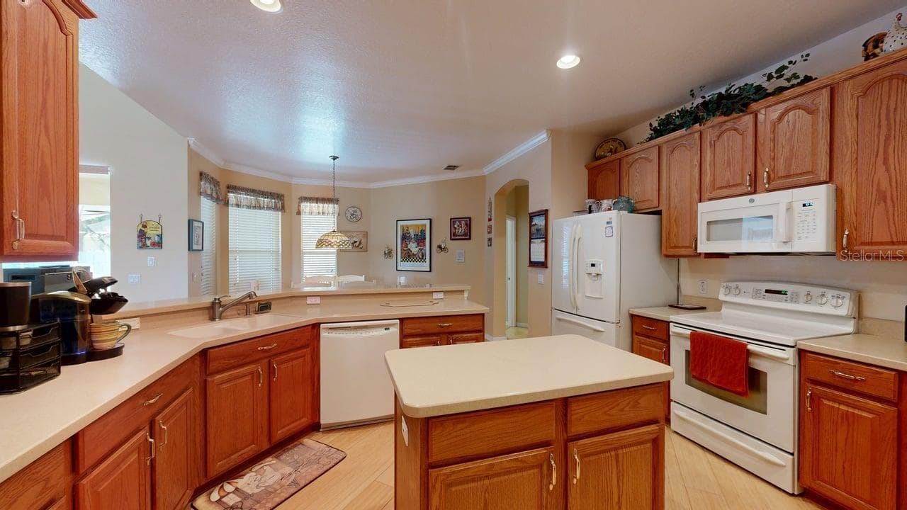 Single Family Residence at 13211 LAKESHORE GROVE DRIVE, WINTER GARDEN, photo 23 of 59