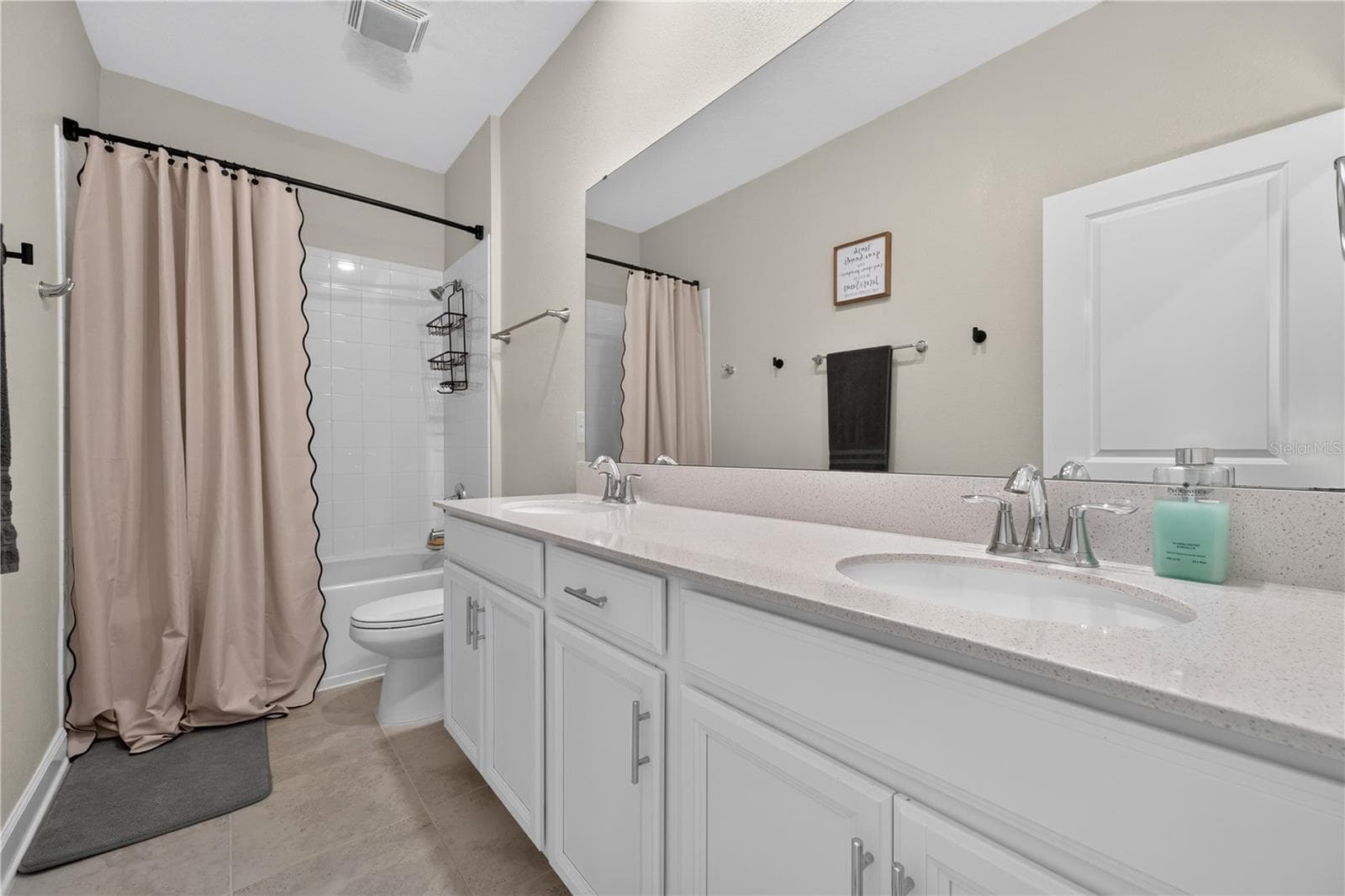 Townhouse at 1359 SHINNECOCK HILLS DR, DAVENPORT, photo 17 of 40
