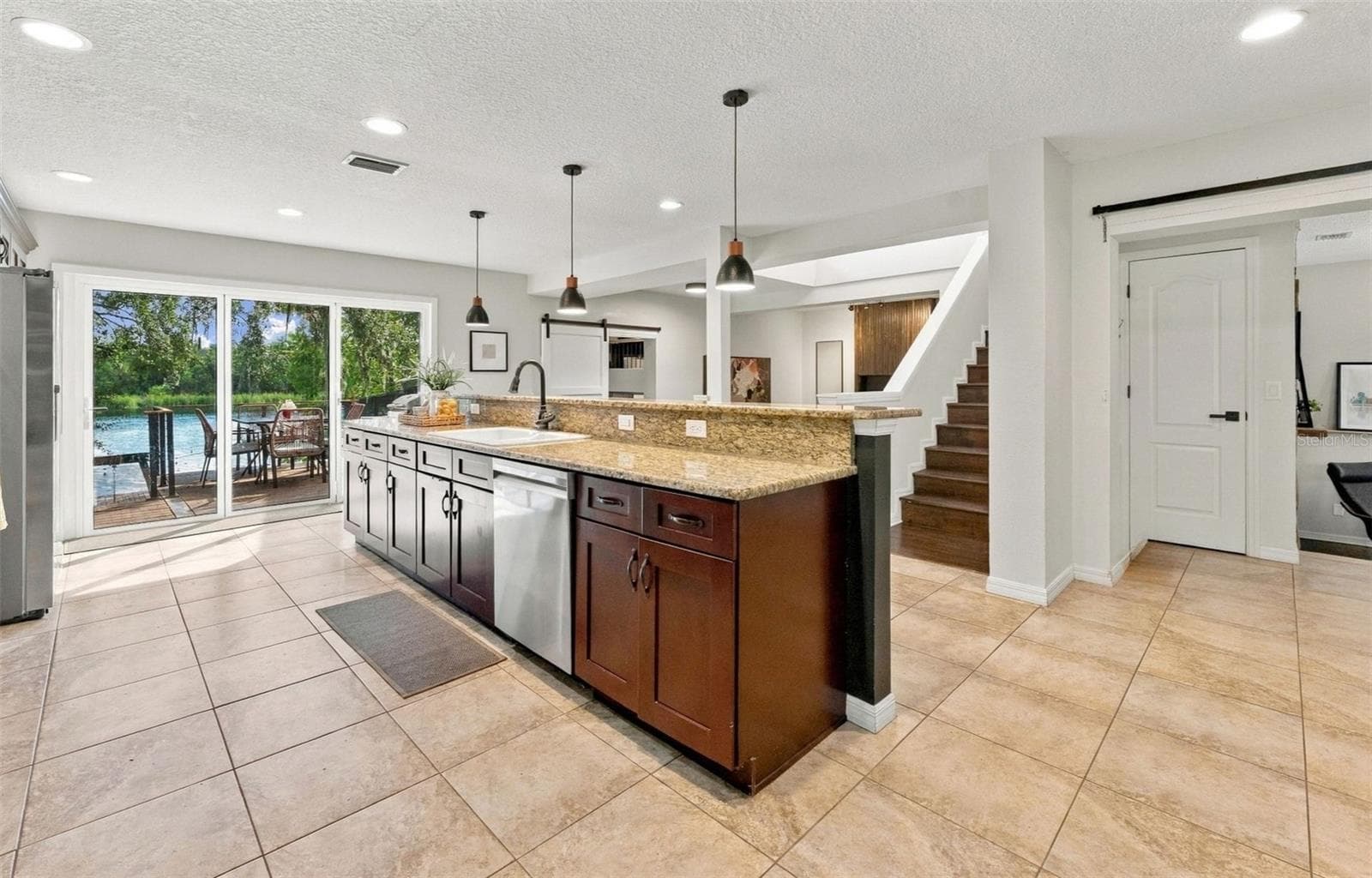 Single Family Residence at 3006 RIVER GROVE DR, TAMPA, photo 9 of 87