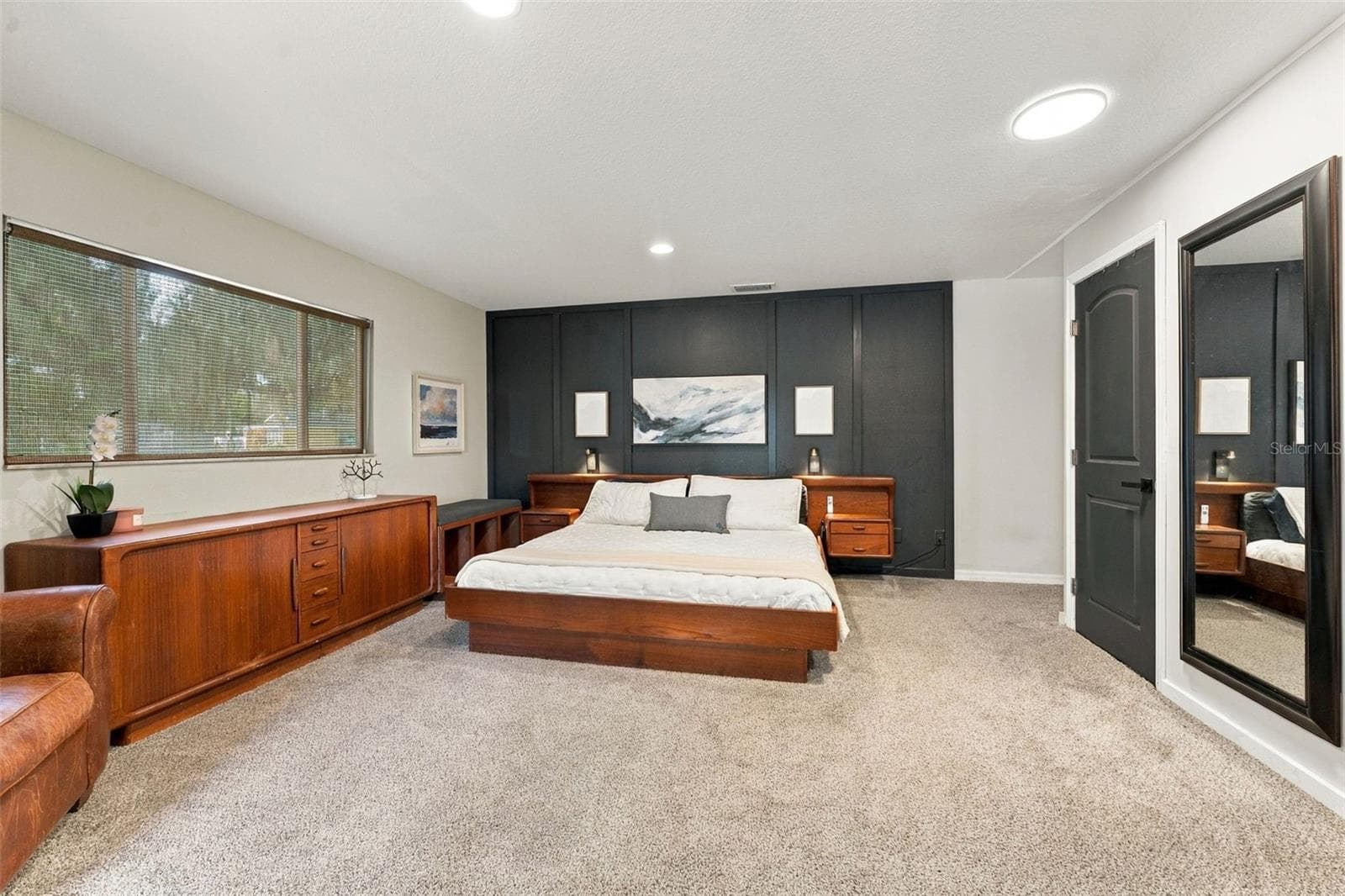 Primary Suite upstairs - 3006 RIVER GROVE DR, TAMPA