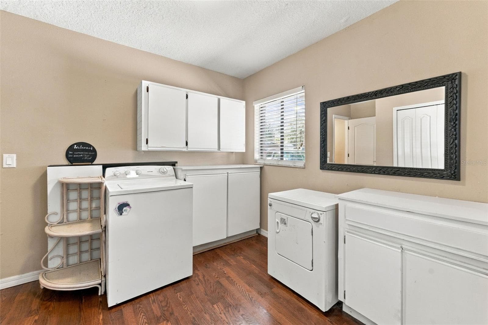 Laundry room for apartment - 3006 RIVER GROVE DR, TAMPA