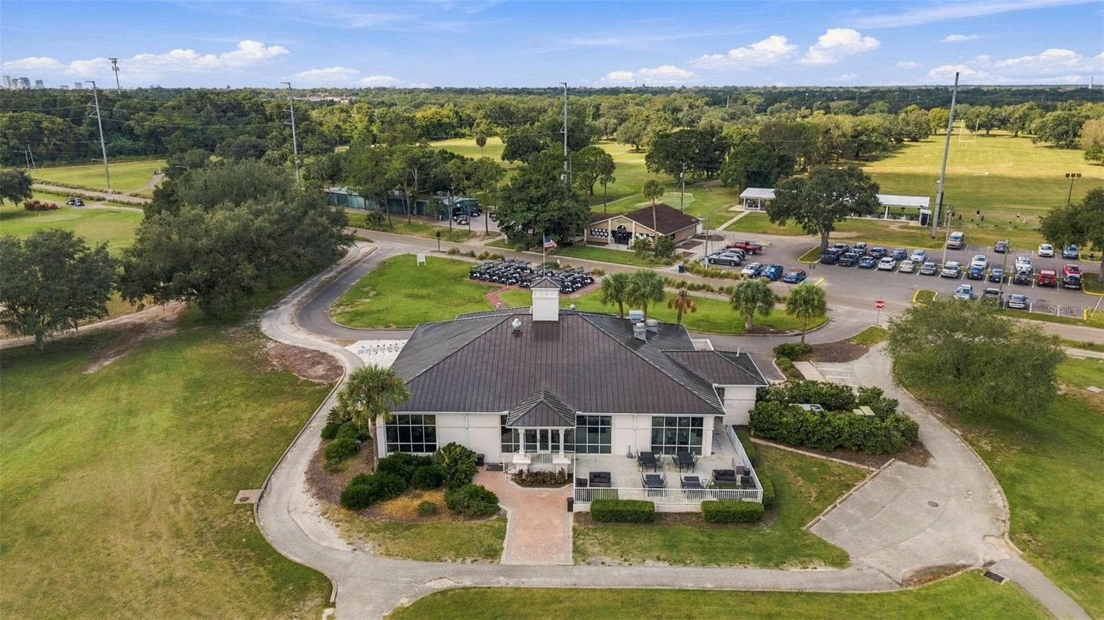 Rogers Park Golf Course 2 minutes away - 3006 RIVER GROVE DR, TAMPA