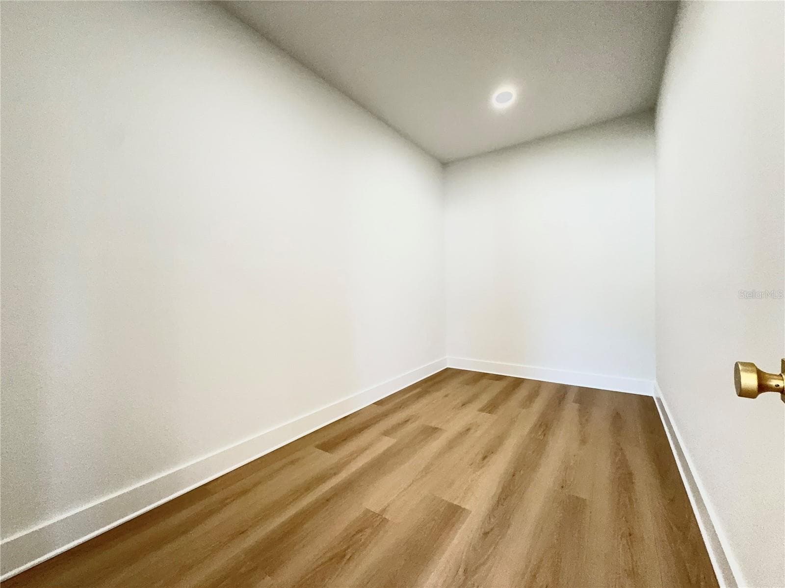 Single Family Residence at 707 W COUNTRY CLUB DR, TAMPA, photo 12 of 35