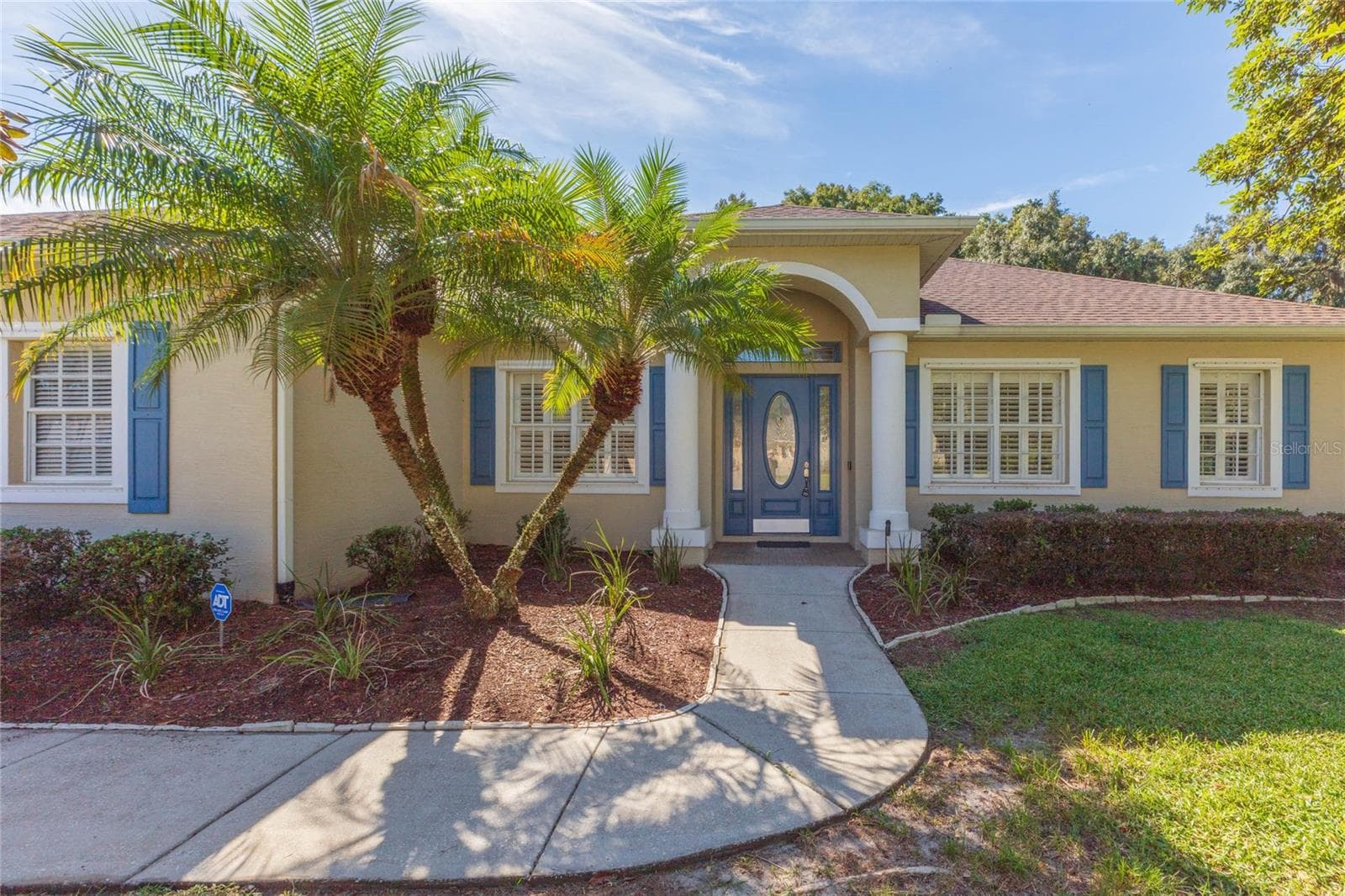 Single Family Residence at 11730 LAKEVIEW DR, NEW PORT RICHEY, photo 2 of 57