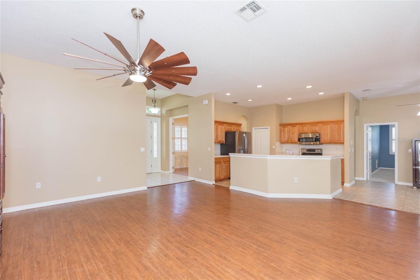 Single Family Residence at 11730 LAKEVIEW DR, NEW PORT RICHEY, photo 10 of 57