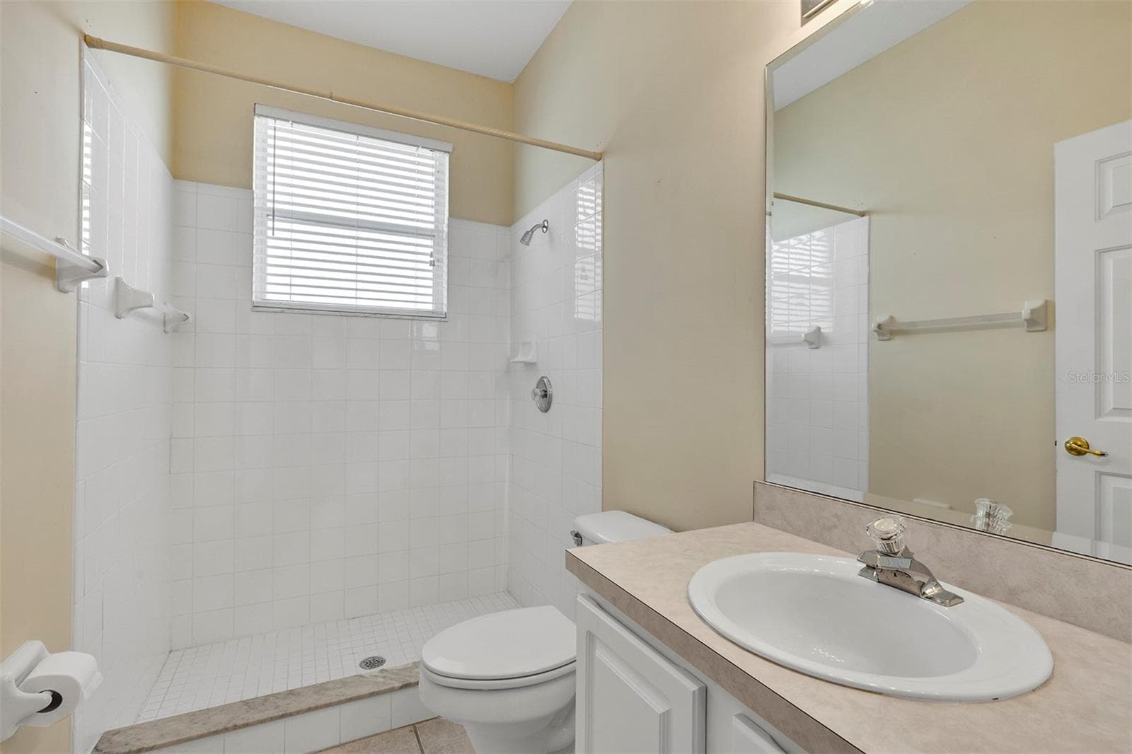 Guest Bath - 1630 MORGANS MILL CIR, ORLANDO