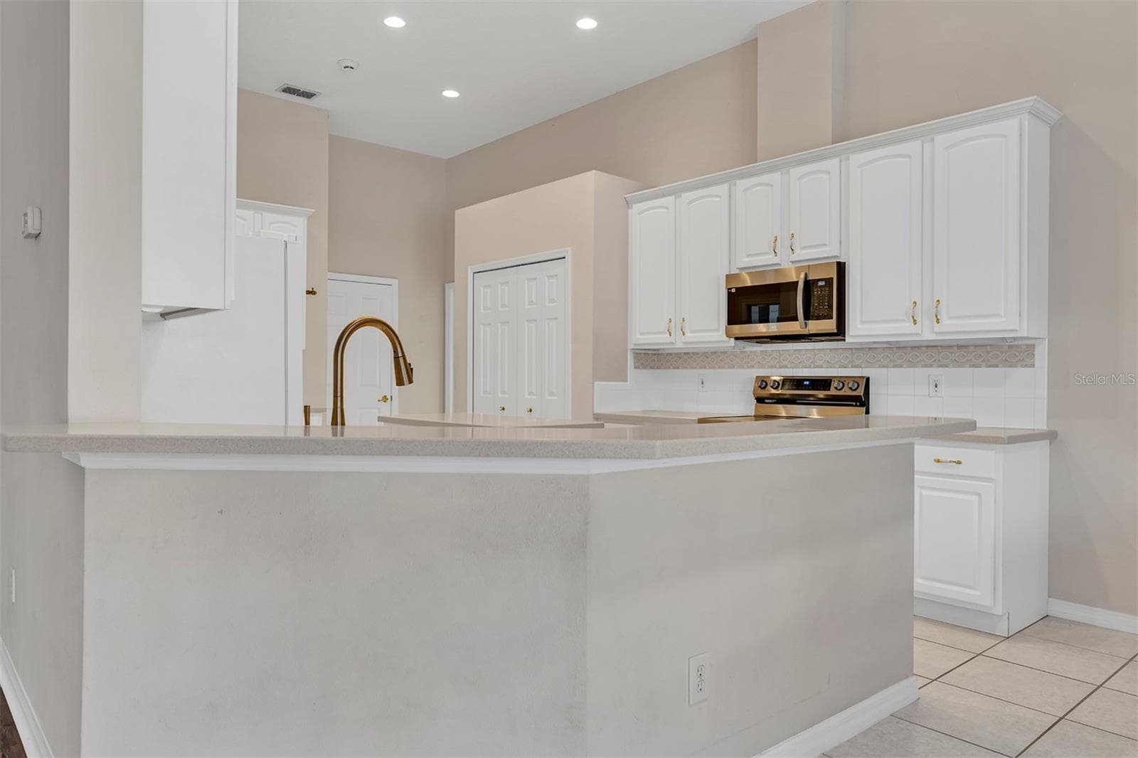 Single Family Residence at 1630 MORGANS MILL CIR, ORLANDO, photo 9 of 64