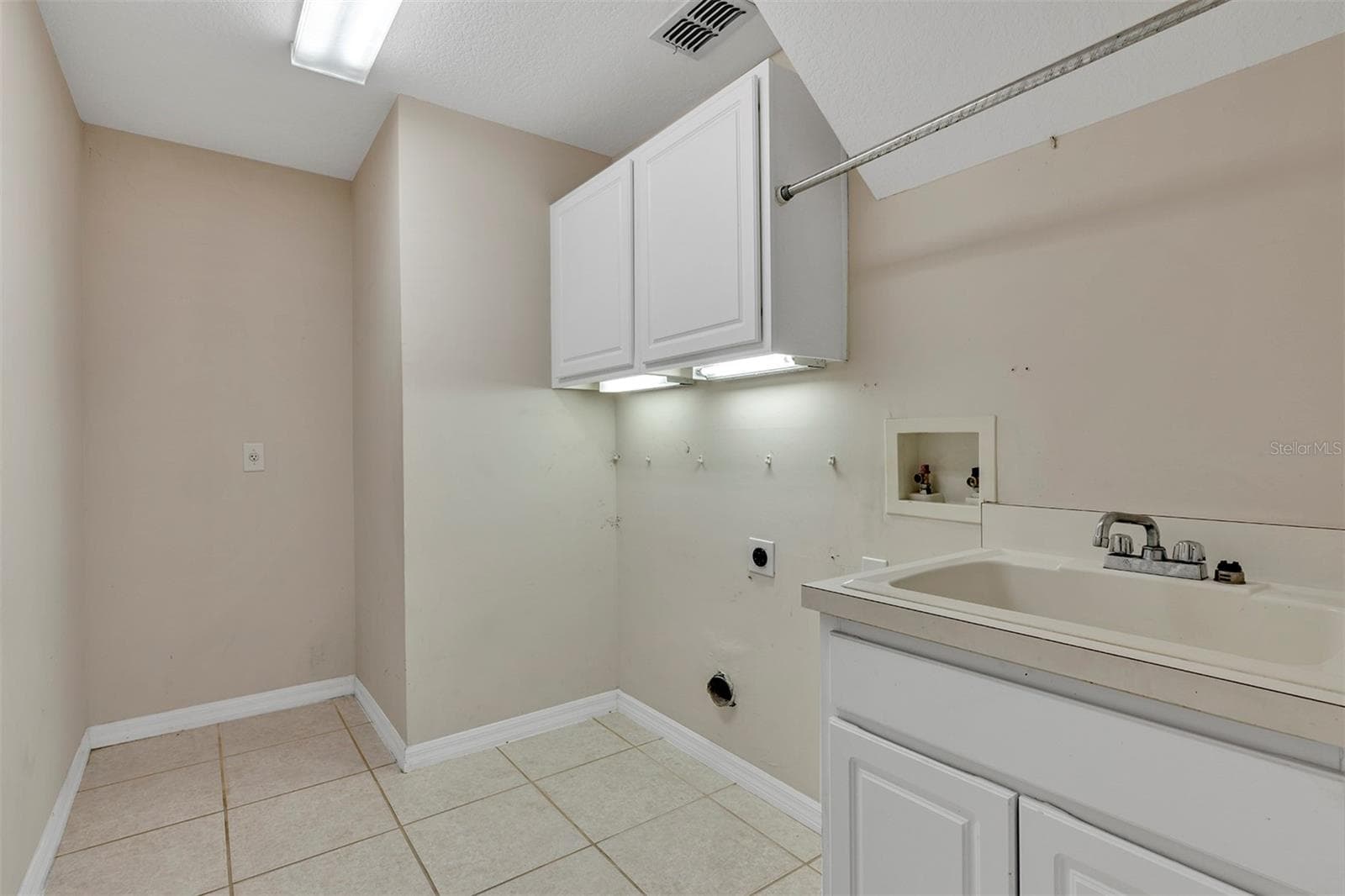 Laundry Room - 1630 MORGANS MILL CIR, ORLANDO