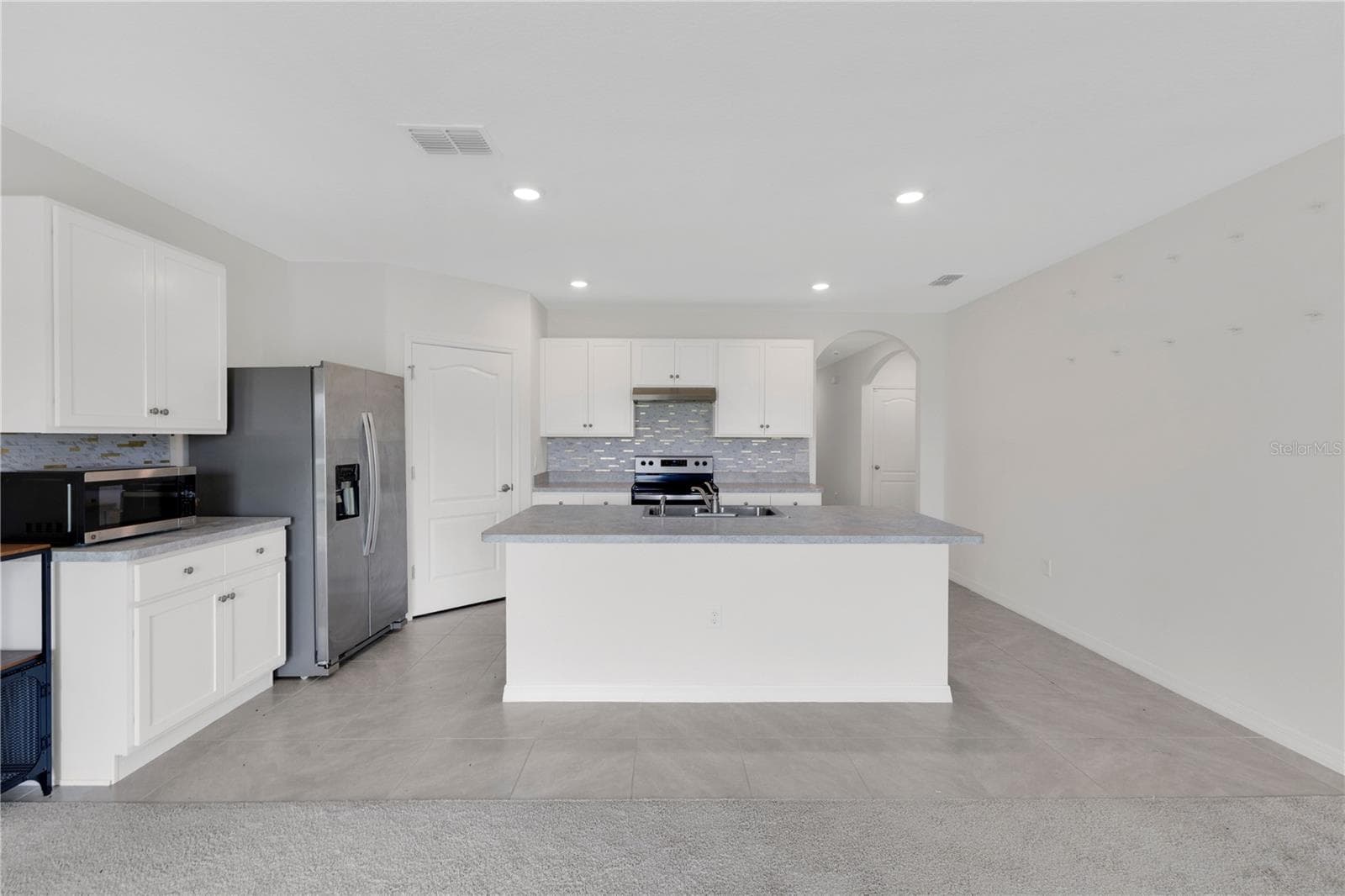Single Family Residence at 658 COTULLA DR, KISSIMMEE, photo 11 of 34