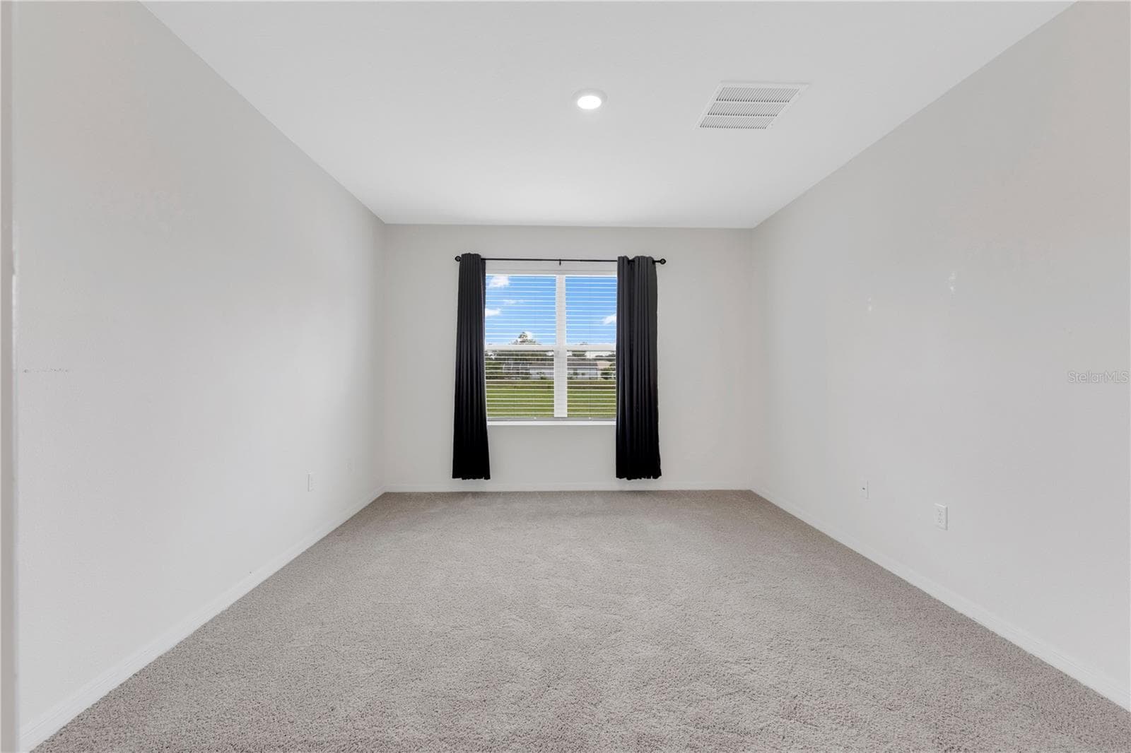 Single Family Residence at 658 COTULLA DR, KISSIMMEE, photo 13 of 34
