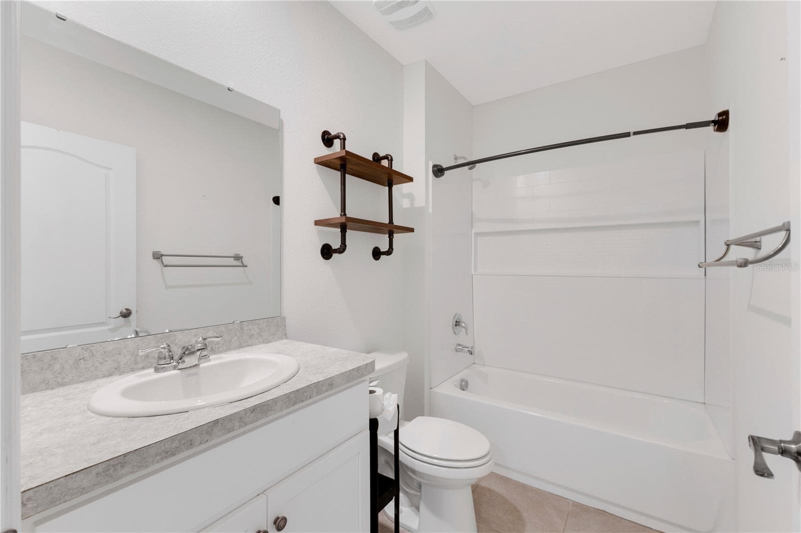 Single Family Residence at 658 COTULLA DR, KISSIMMEE, photo 19 of 34
