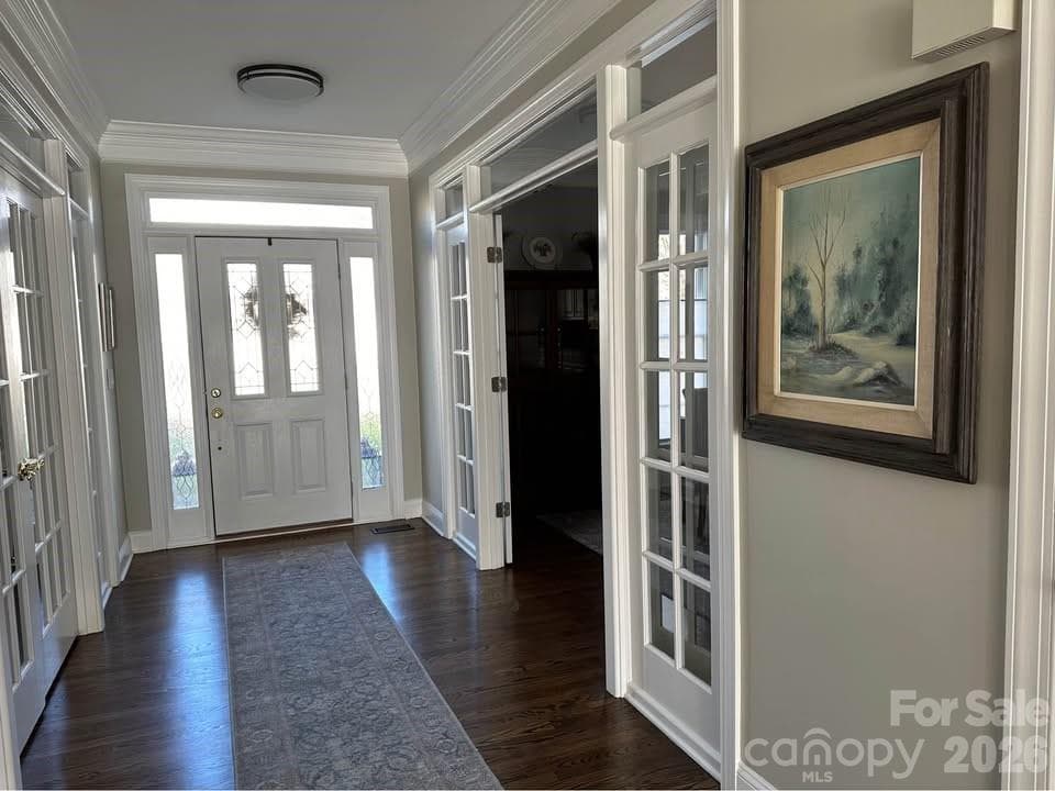 Single Family Residence at 20107 N Cove Road, Cornelius, photo 4 of 46